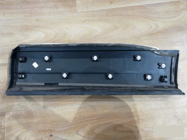 Молдинг двери задний правый для Volkswagen Tiguan I NF 2006-2017 на фотографиях