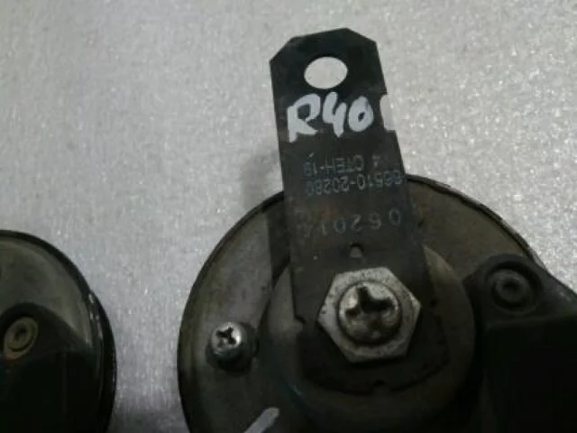 Звуковой сигнал для Toyota Corolla E140/E150 Седан 2006-2013 на фотографиях