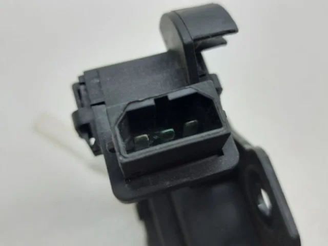 Замок багажника для Audi Q7 4L 2005-2015 на фотографиях