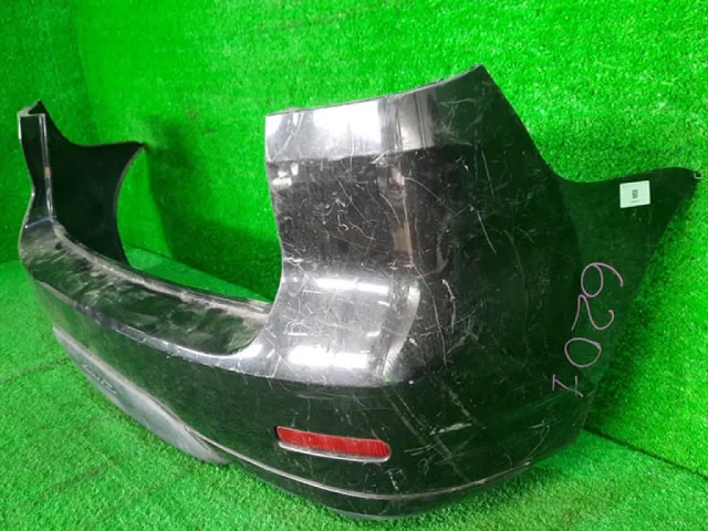 Бампер задний для Toyota Corolla E120/E130 Хэтчбек 2001-2007 на фотографиях