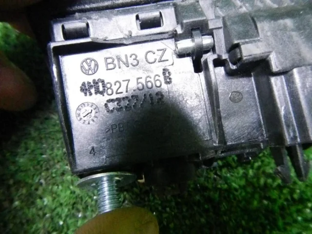 Задний стеклоочиститель для Audi Q7 4L 2005-2015 на фотографиях