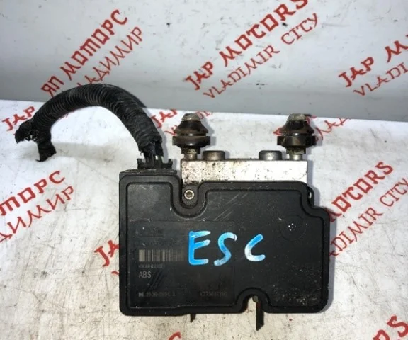 Блок ABS для Suzuki Grand Vitara 1998-2005 на фотографиях