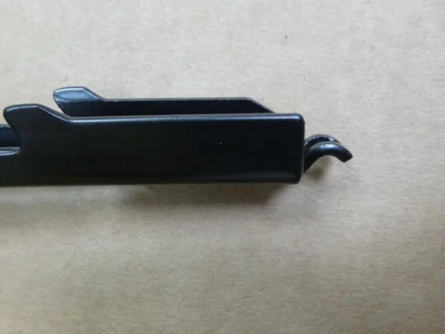 Поводок лобового стеклоочистителя правый для Audi Q7 4L 2005-2015 на фотографиях