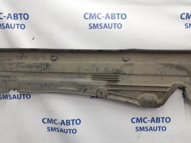 Защита днища для Volkswagen Touareg II (7P5) Rest 2014-2018 на фотографиях