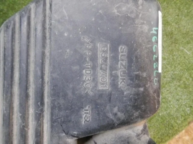 Корпус воздушного фильтра для Suzuki Grand Vitara 2005-2014 на фотографиях