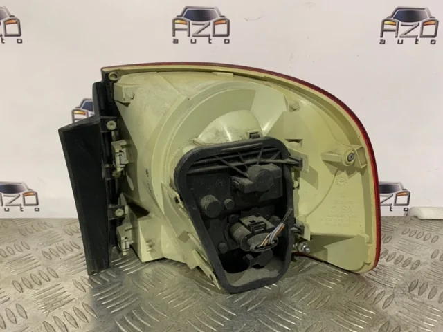 Фонарь левый для Volkswagen Touareg I (7L) 2002-2010 на фотографиях