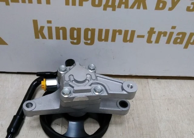 Насос ГУР для Hyundai Solaris 1 RB (2011-2013) на фотографиях