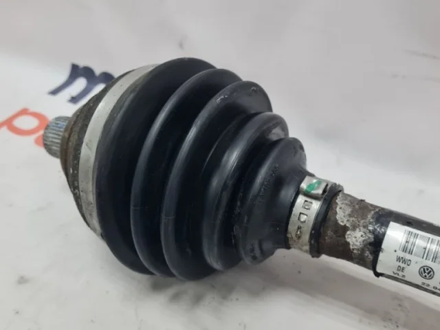 ШРУС внутренний передний левый для Volkswagen Tiguan II MK2 2016+ на фотографиях