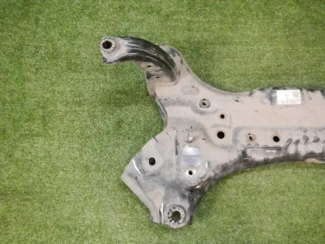 Подрамник двигателя для Hyundai Solaris 2 (2017-2022) на фотографиях