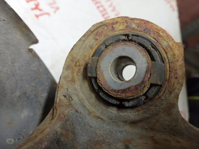 Кулак задний левый для Mazda CX 5 KE 2011-2017 на фотографиях