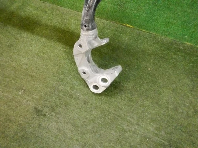 Подрамник двигателя для Audi Q7 4M 2015+ на фотографиях