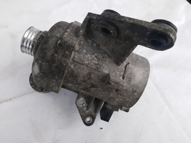 Насос охлаждающей жидкости ДВС(Помпа) для BMW 3er Е91 Touring 2006-2012 на фотографиях