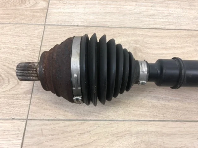 Привод передний правый для Volkswagen Passat (B8) 2014-2019 на фотографиях