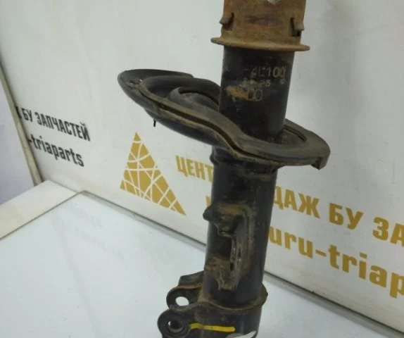 Стойка кузова центральная правая для Hyundai Solaris 1 рестайлинг 2014-2017 на фотографиях