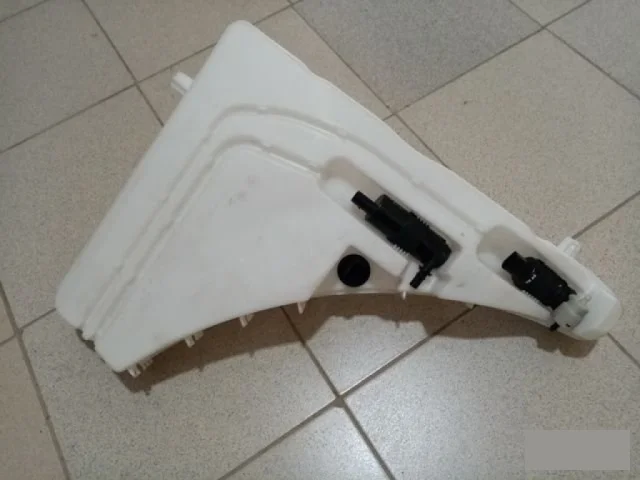 Бачок стеклоомывателя задний для Audi Q7 4M 2015+ на фотографиях