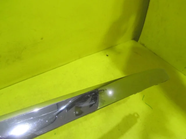 Накладка заднего бампера для Volkswagen Touareg II (7P5) Rest 2014-2018 на фотографиях