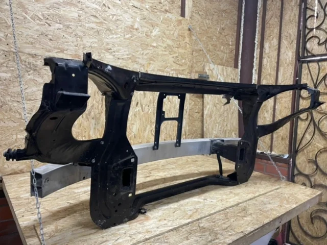 Панель радиатора (телевизор) для Mercedes-Benz GL class X164 2006-2012 на фотографиях