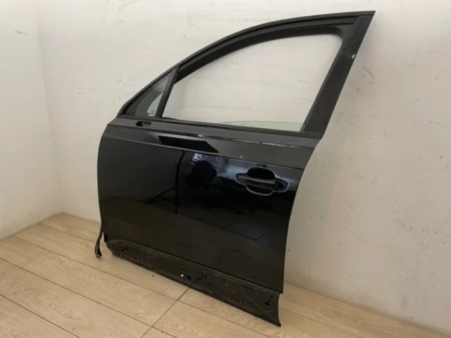 Накладка на дверь передняя левая для Audi Q7 4M 2015+ на фотографиях