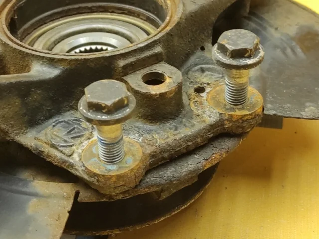 Ступица колеса задняя правая для Mercedes-Benz M class W163 1998-2005 на фотографиях