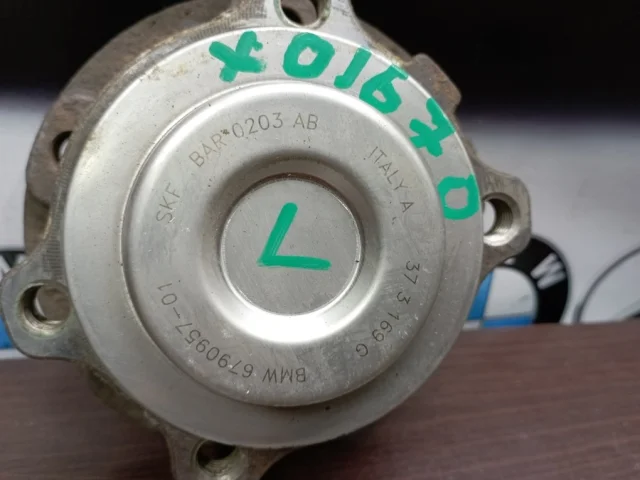 Ступица колеса передняя правая для BMW 5er Ф10 2010-2013 на фотографиях