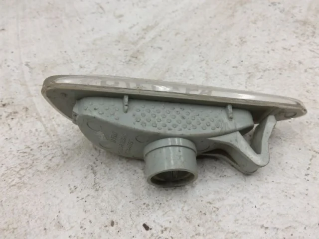 Поворотник передний левый для Hyundai Solaris 1 рестайлинг 2014-2017 на фотографиях