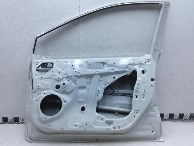 Двери для Toyota Corolla E210 Седан (RU) 2019+ на фотографиях