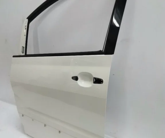 Двери для Toyota Alphard H10 2002-2008 на фотографиях