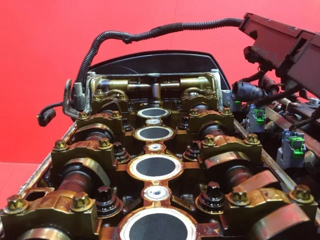 Двигатель для Opel Zafira B 2005-2015 на фотографиях