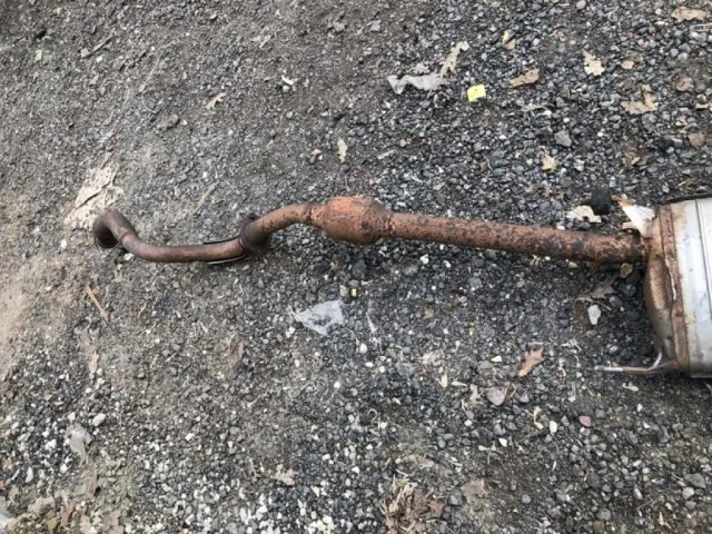 Резонатор глушителя для Toyota RAV4 XA30 2005-2012 на фотографиях