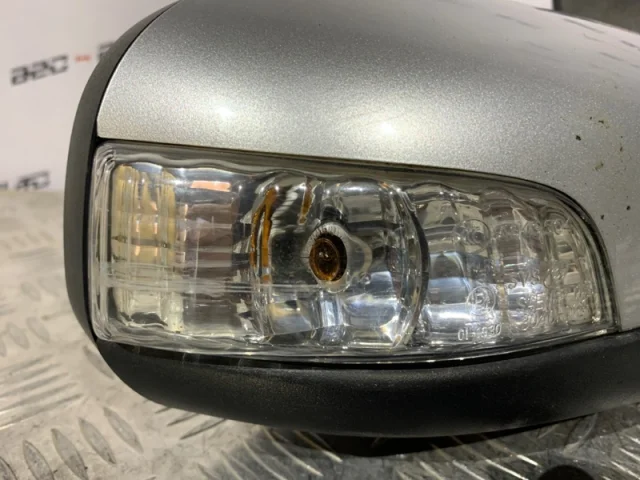 Зеркала для Volvo C30 MK 2006-2013 на фотографиях