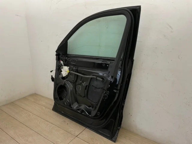 Дверь передняя правая для Audi Q3 8U 2011-2019 на фотографиях