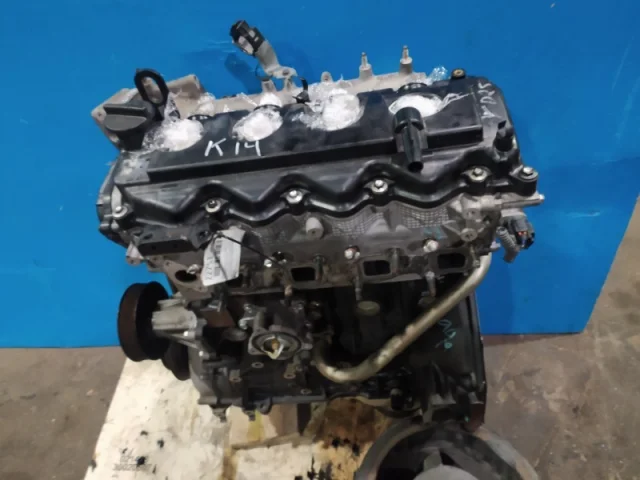 Двигатель для Nissan Navara D40 2004-2010 на фотографиях