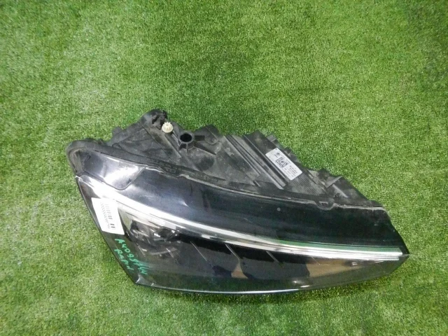 Фары для Skoda Rapid II 2020+ на фотографиях