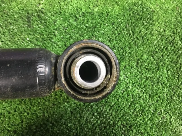 Амортизаторы задние (комплект) для BMW 5er G30 2016-2023 на фотографиях