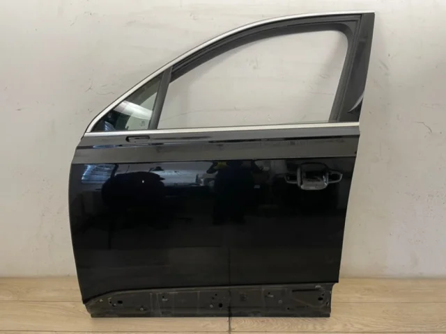 Накладка на дверь передняя левая для Audi Q7 4M 2015+ на фотографиях