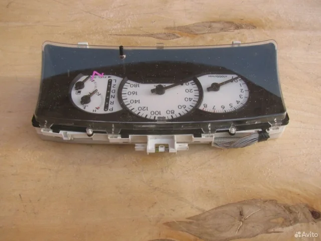 Приборная панель для Toyota Corolla E120/E130 Седан 2000-2007 на фотографиях