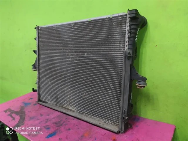 Радиатор охлаждения ДВС для Volkswagen Touareg I (7L) 2002-2010 на фотографиях