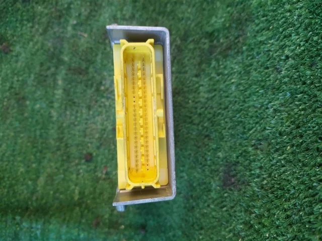 Блок SRS для Skoda Rapid I NH3 2012-2017 на фотографиях