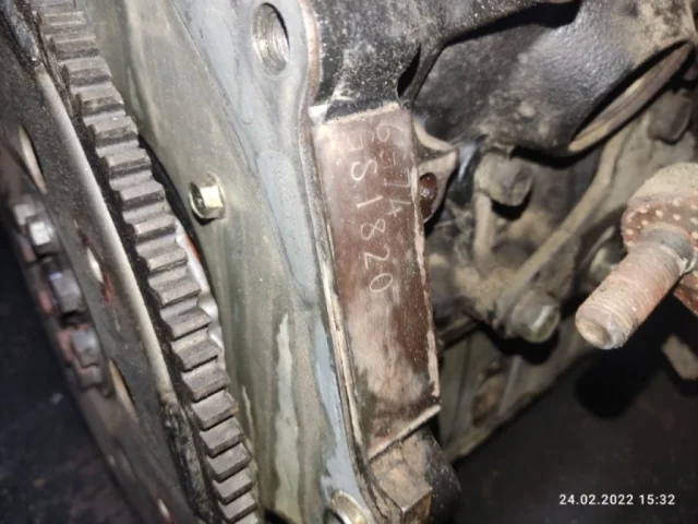 Двигатель без навесного для Mitsubishi Pajero V60 3dr 1999-2006 на фотографиях