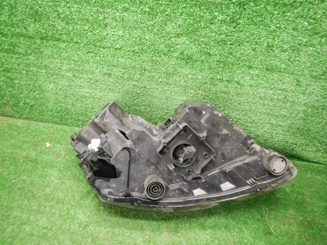 Фара ксенон левая для Skoda Rapid I NH3 2012-2017 на фотографиях