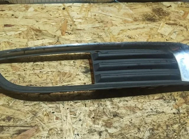 Рамка ПТФ левая для Opel Insignia Седан A 2008-2017 на фотографиях