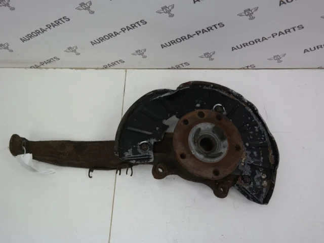 Кулак поворотный левый для Audi Q7 4L 2005-2015 на фотографиях