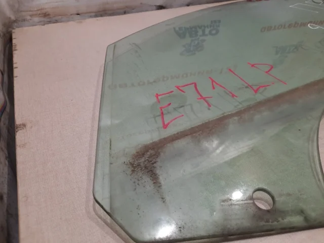 Стекло двери переднее правое для BMW X6 Е71 2007-2012 на фотографиях