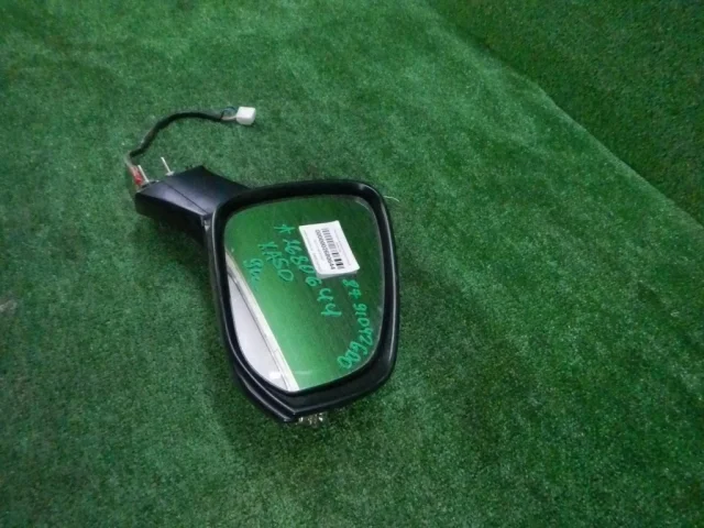 Зеркала для Toyota RAV4 XA50 2019+ на фотографиях