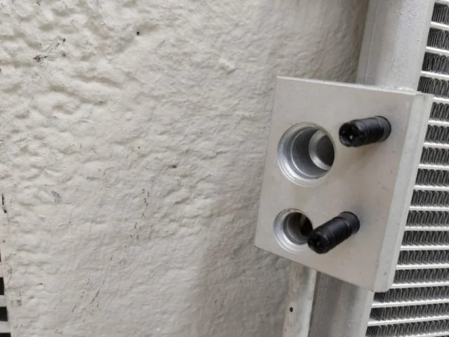 Радиатор кондиционера для Hyundai Solaris 1 RB (2011-2013) Хэтчбек на фотографиях