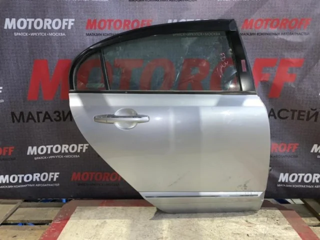 Двери для Honda Civic FD 2005-2012 седан на фотографиях