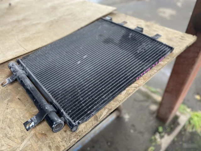 Радиатор кондиционера для Jaguar XF X250 2008-2016 на фотографиях