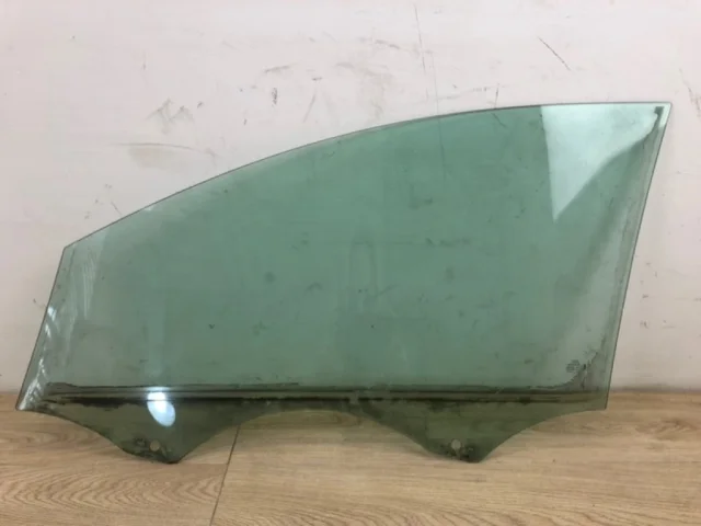 Стекло двери переднее правое для Audi Q7 4L 2005-2015 на фотографиях