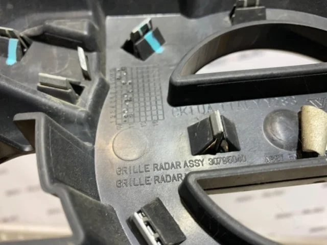 Решетка радиатора для Volvo S60 FS II rest 2013-2018 на фотографиях