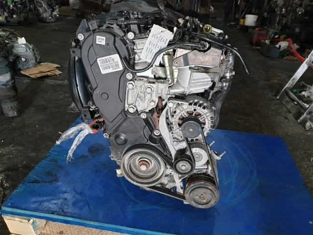 Двигатель без навесного для Ford Kuga CBS 2013-2016 на фотографиях